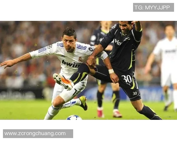 古代足球明星的传奇故事与现代足球的对比分析