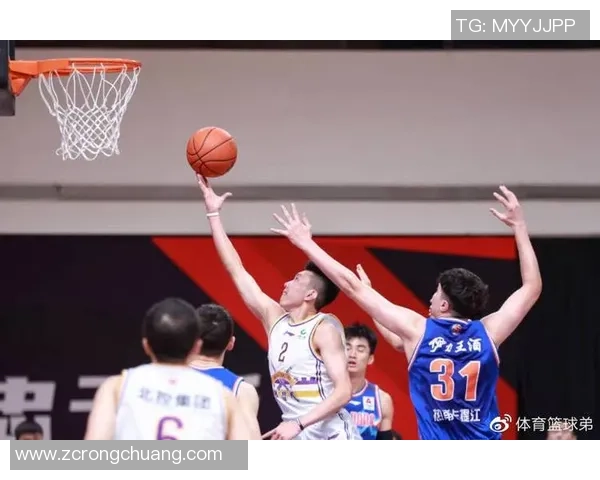 南京篮球队以59分领跑世界杯积分榜展现强劲实力与团队合作精神